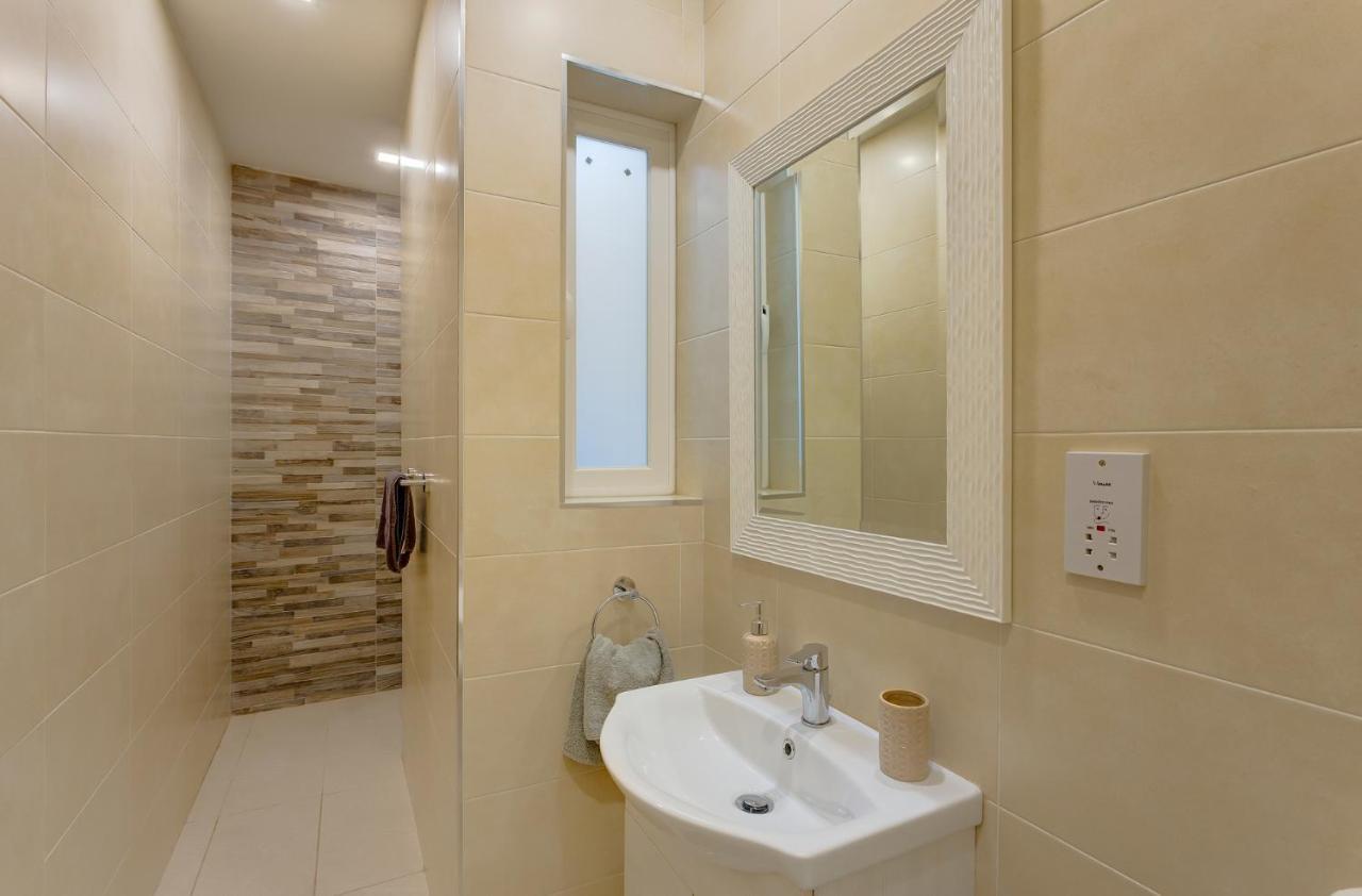 Centric And Modern Penthouse Close To Amenities Msida Exterior foto